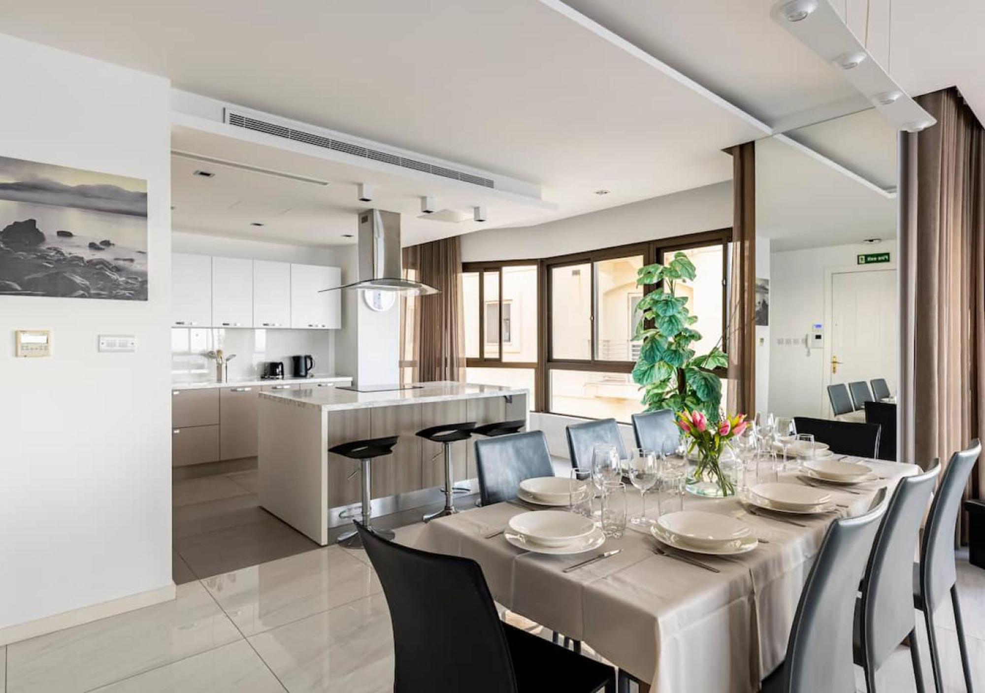 Sea View Luxury Haven Living & 3Bedrooms Seafront 슬리에마 외부 사진