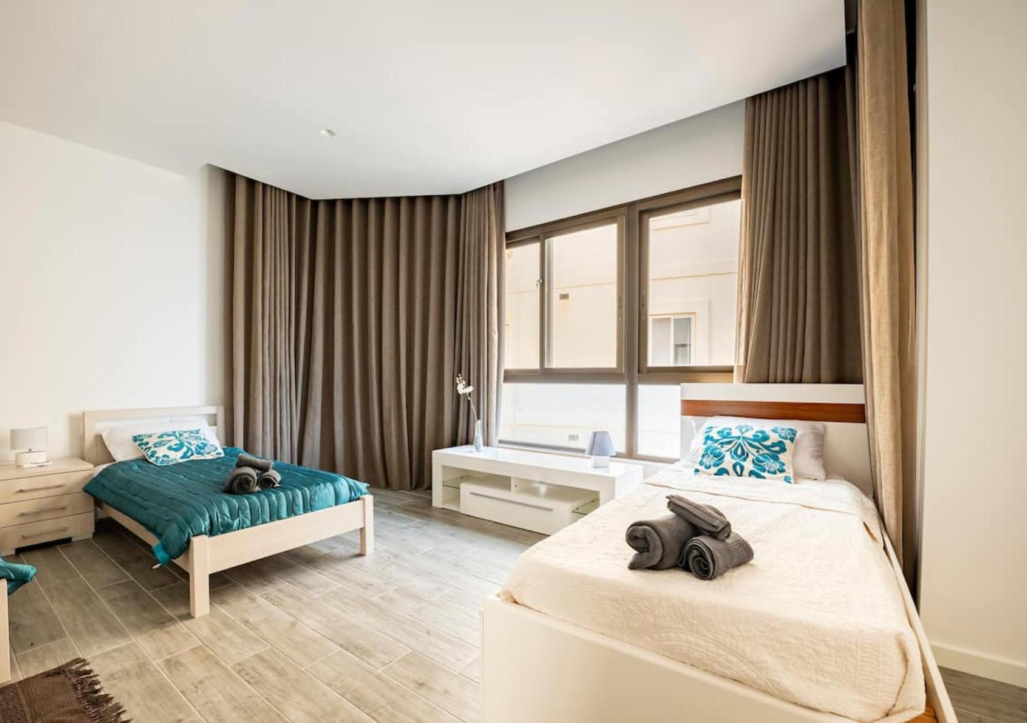 Sea View Luxury Haven Living & 3Bedrooms Seafront 슬리에마 외부 사진